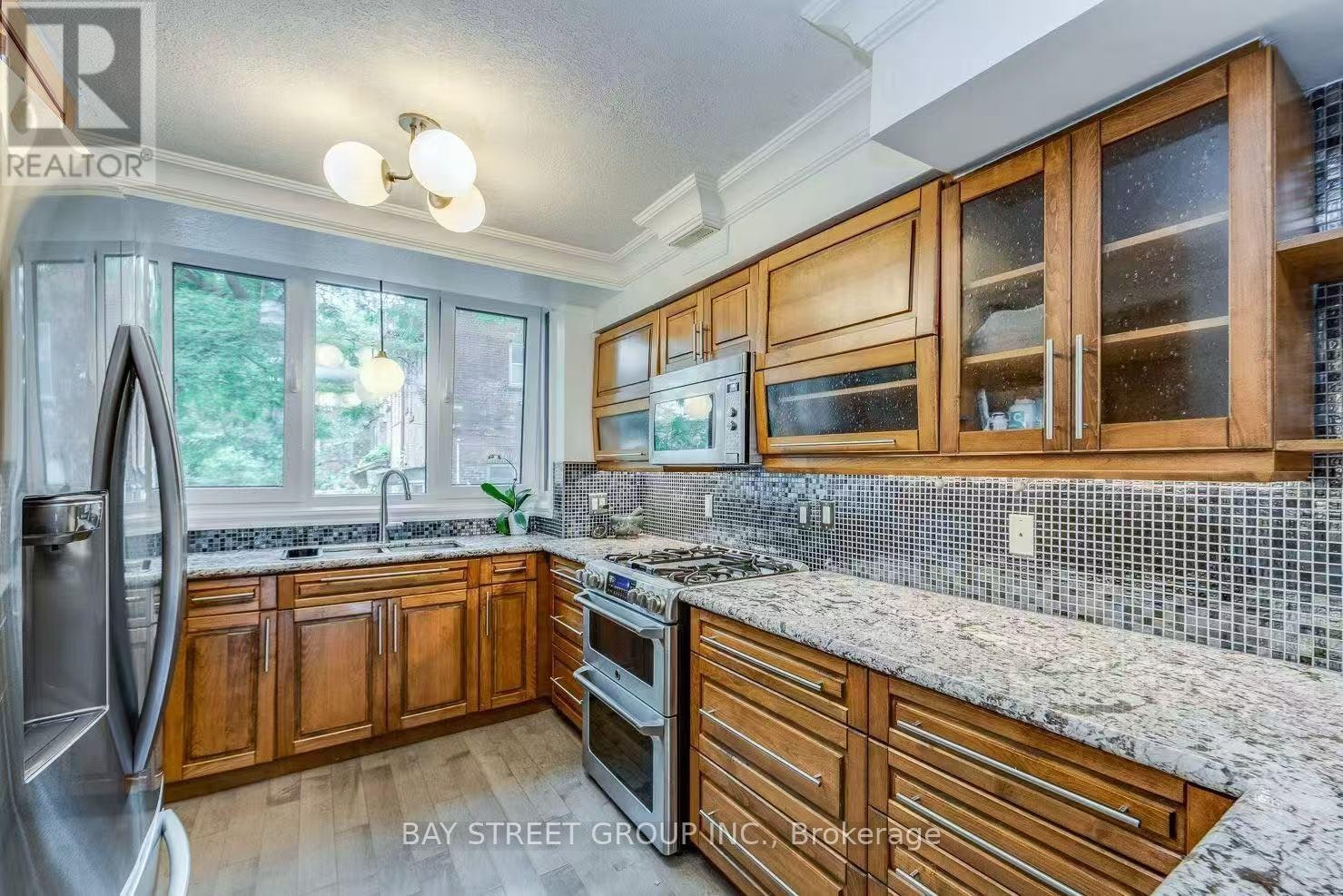 ROOM 3-217 Mutual Street, Toronto, ON, M5B 2B4 - 5