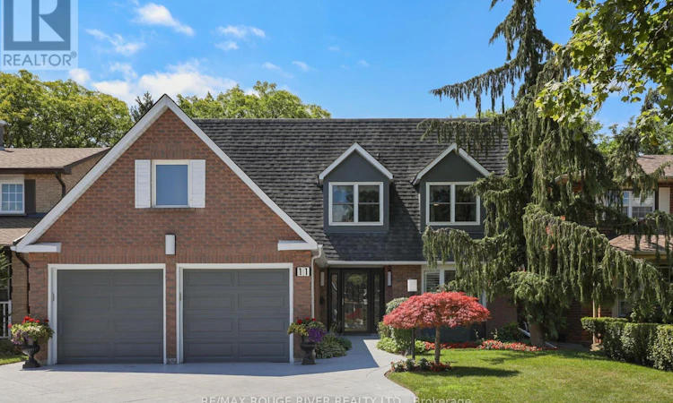 11 Canmore Boulevard