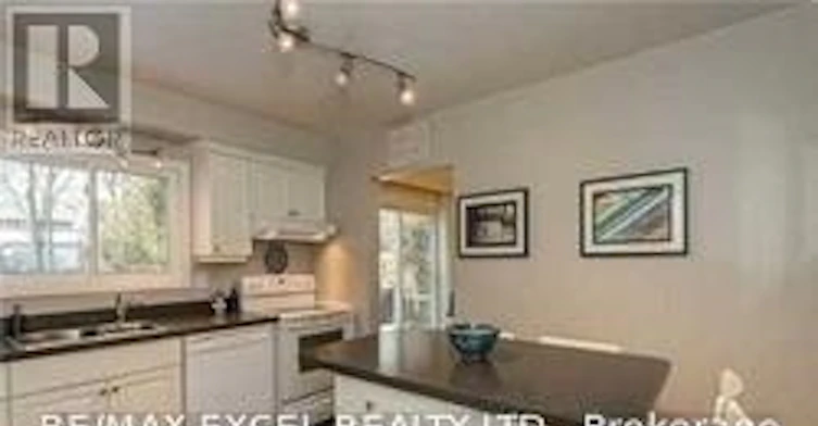 40 Sciberras Road, Markham, ON, L3R 2J3 - 3