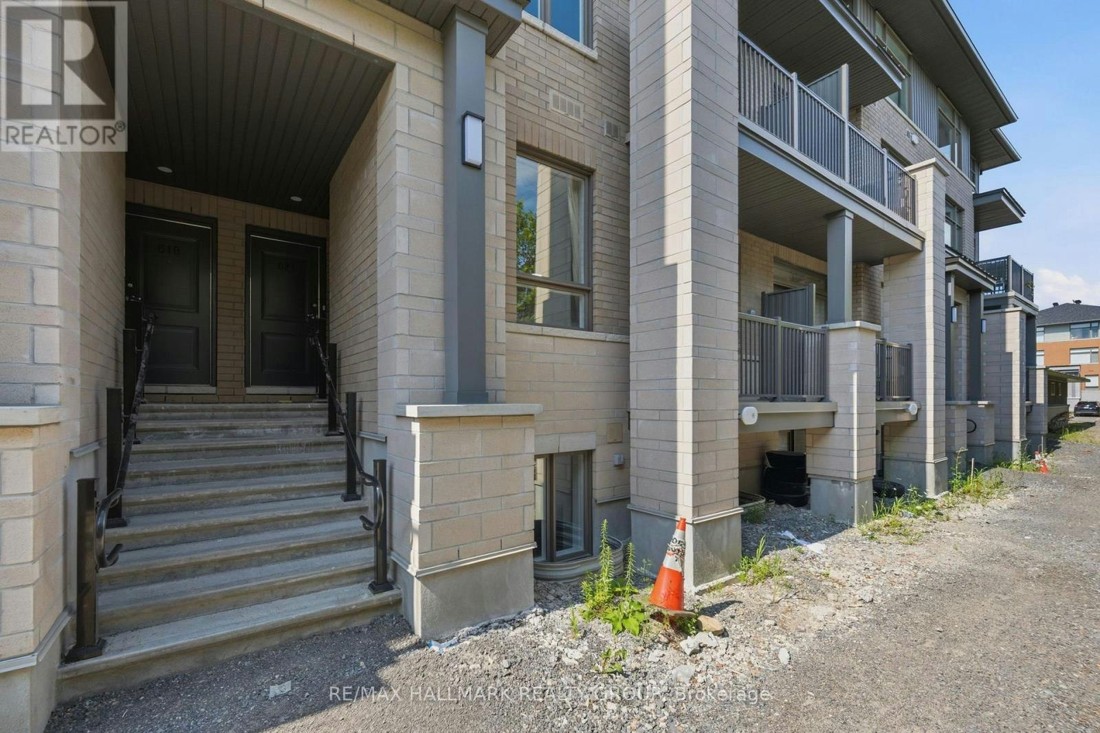 623 Silhouette Private, Ottawa, ON, K2J 7J8 - 2