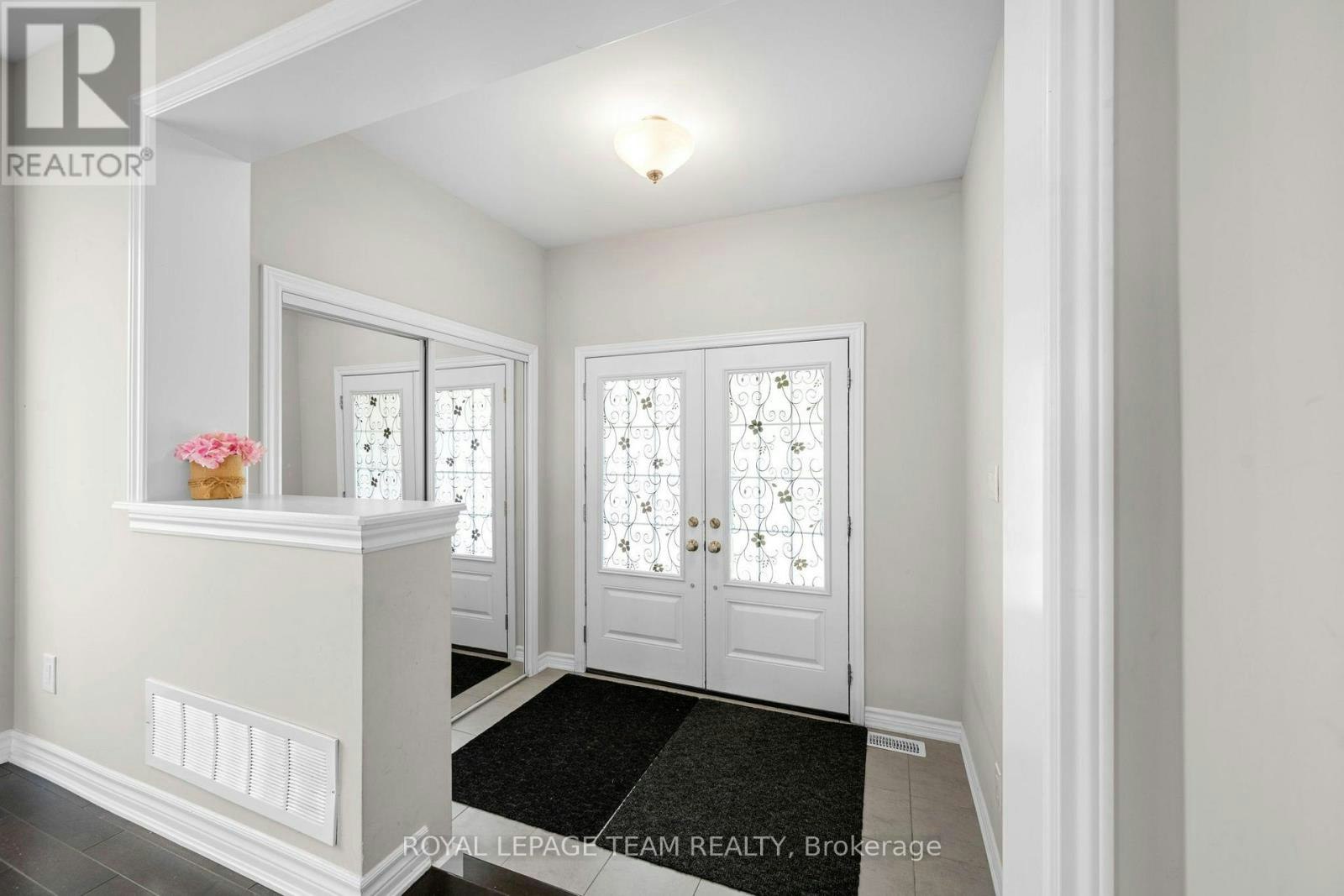 127 Solaris Drive, Ottawa, ON, K2M 2X4 - 2