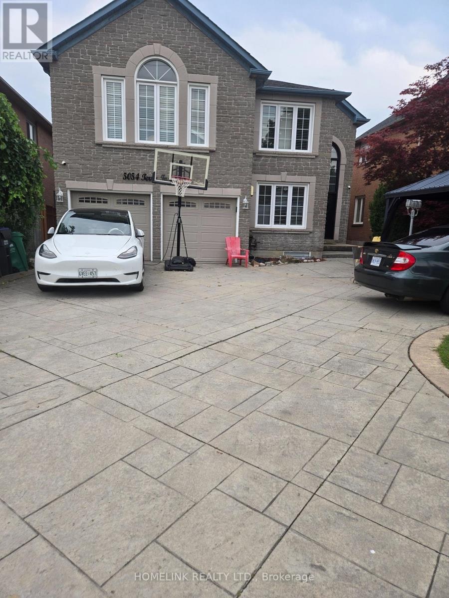 5054 Terry Fox Way, Mississauga, ON, L5V 1R7