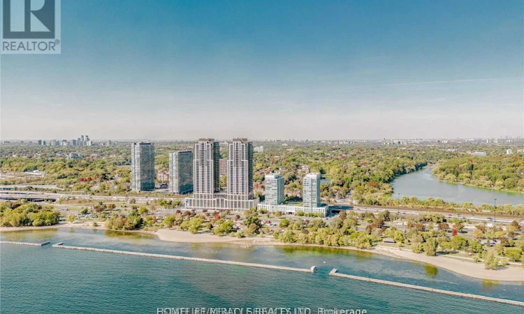 1928 Lakeshore Boulevard W