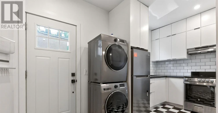 2-673 Woodbine Avenue, Toronto, ON, M4E 2J3 - 6