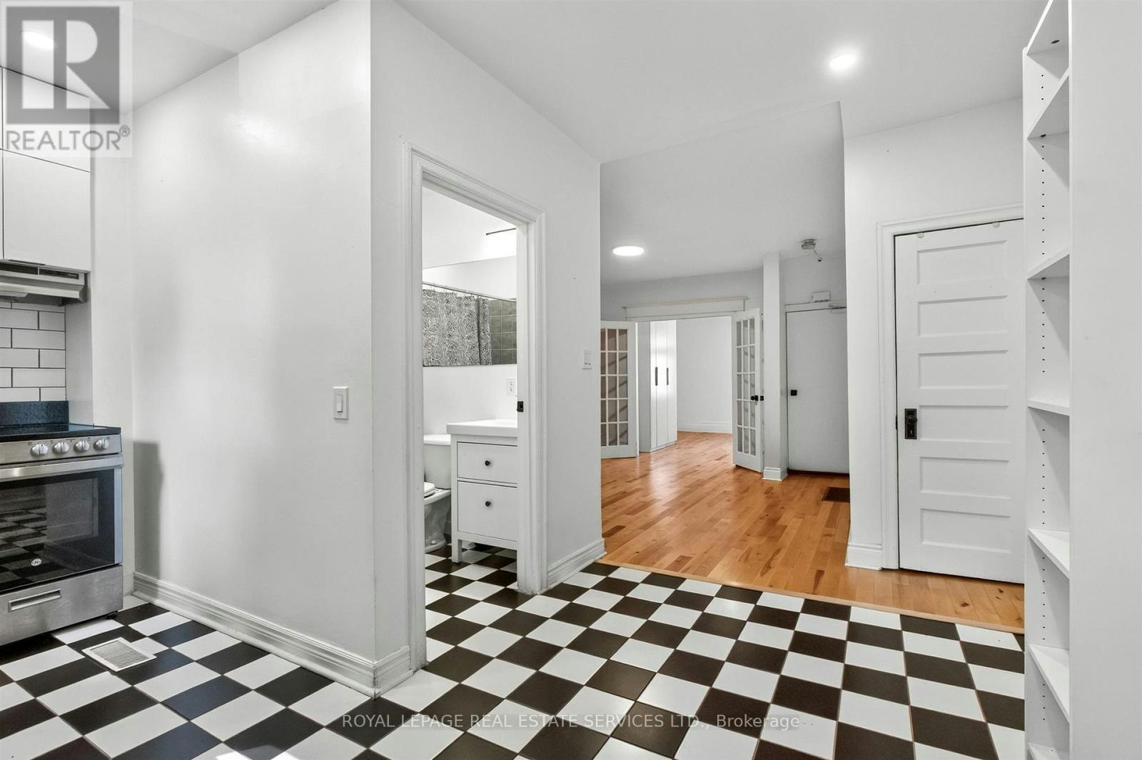2-673 Woodbine Avenue, Toronto, ON, M4E 2J3 - 9