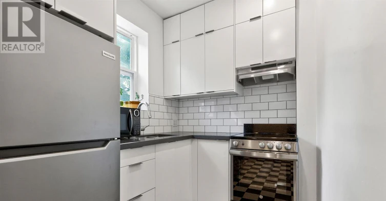 2-673 Woodbine Avenue, Toronto, ON, M4E 2J3 - 8