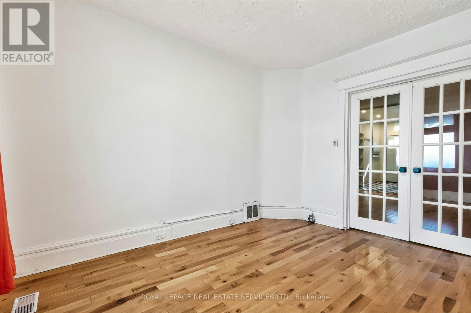 2-673 Woodbine Avenue, Toronto, ON, M4E 2J3 - 17