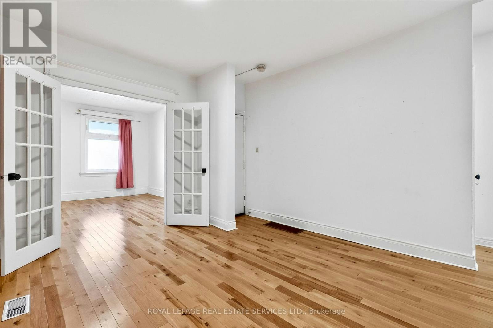 2-673 Woodbine Avenue, Toronto, ON, M4E 2J3 - 12