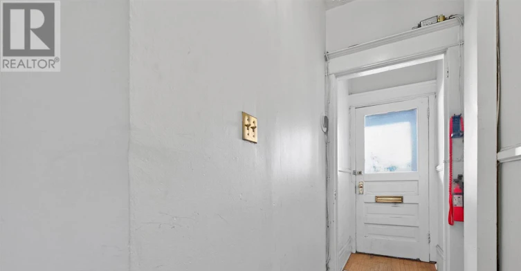 2-673 Woodbine Avenue, Toronto, ON, M4E 2J3 - 5