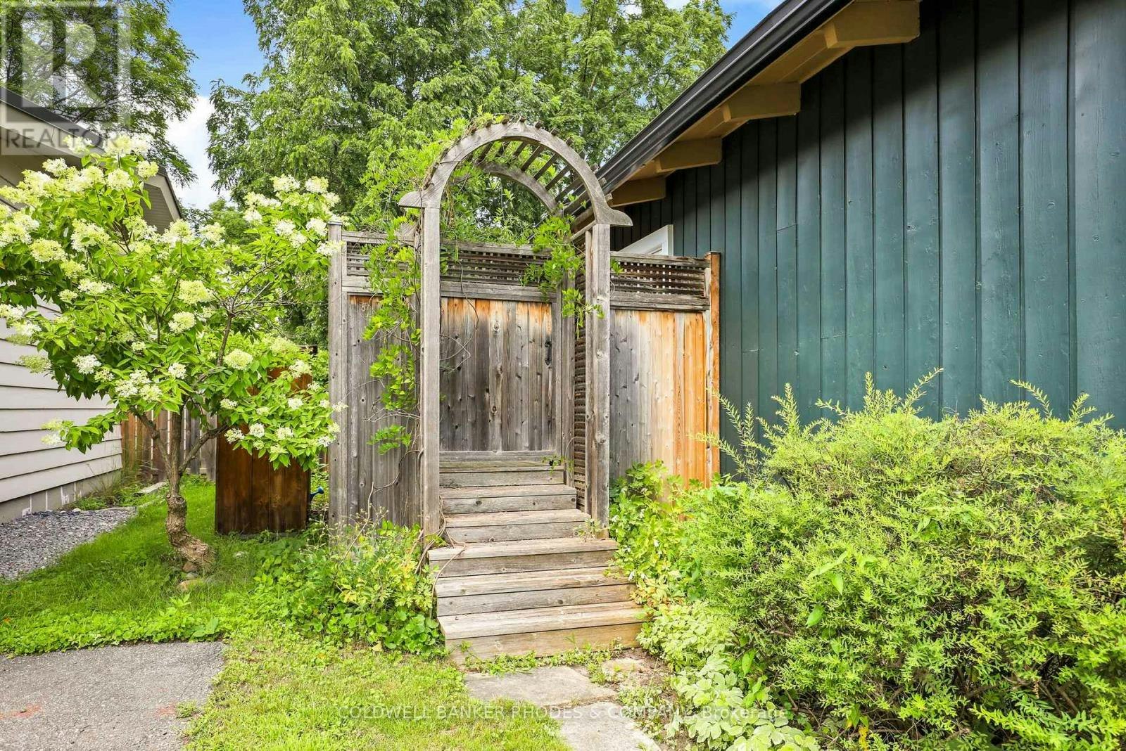 359 Mountbatten Avenue, Ottawa, ON, K1H 5W2 - 42