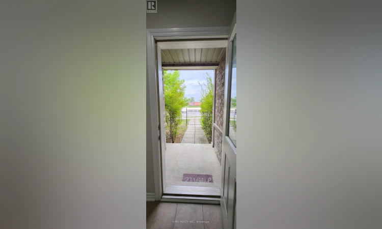 86 Magdalene Crescent S