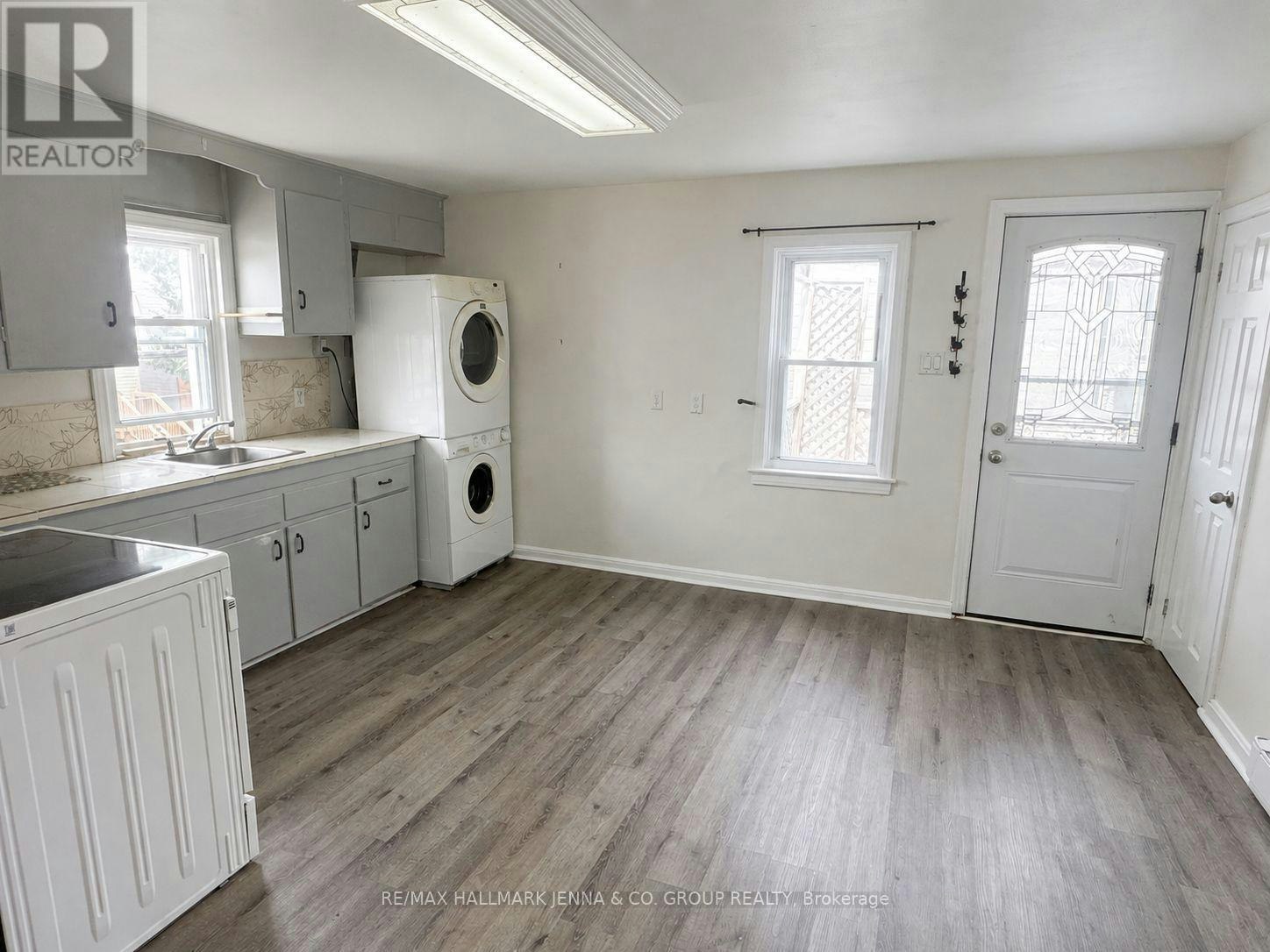 211 Hannah Street, Ottawa, ON, K1L 7M6 - 8