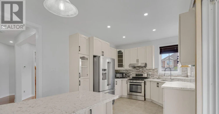 4 Overhold Crescent, Richmond Hill, ON, L4E 0L4 - 16