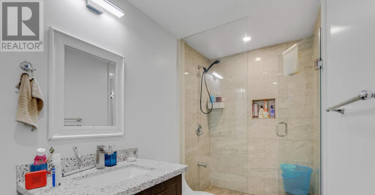 4 Overhold Crescent, Richmond Hill, ON, L4E 0L4 - 46