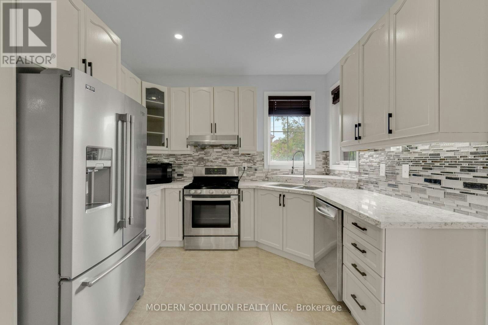 4 Overhold Crescent, Richmond Hill, ON, L4E 0L4 - 17