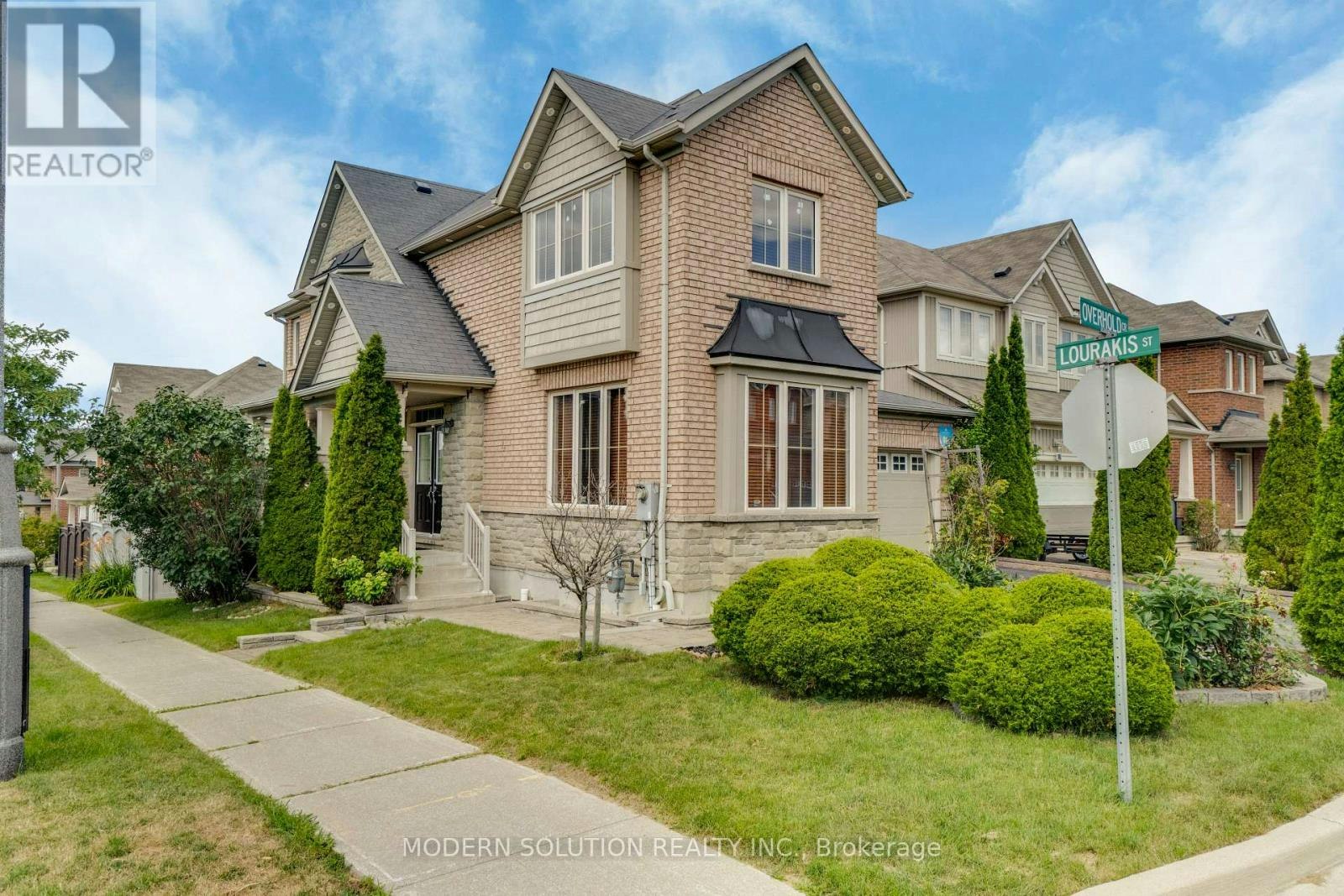 4 Overhold Crescent, Richmond Hill, ON, L4E 0L4 - 2