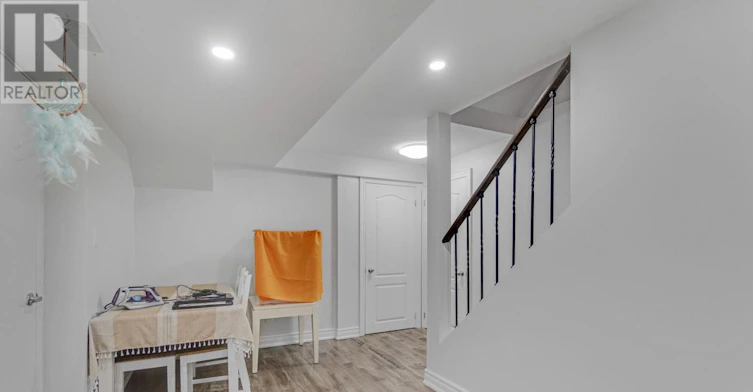 4 Overhold Crescent, Richmond Hill, ON, L4E 0L4 - 43