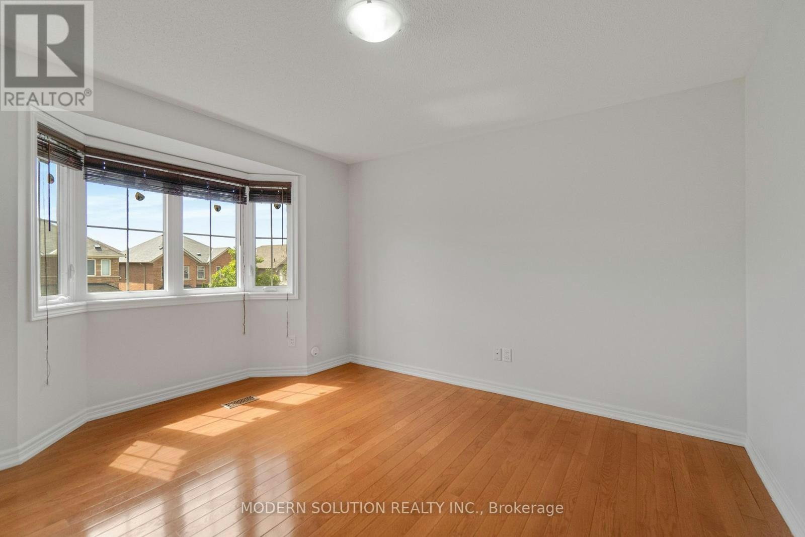 4 Overhold Crescent, Richmond Hill, ON, L4E 0L4 - 32