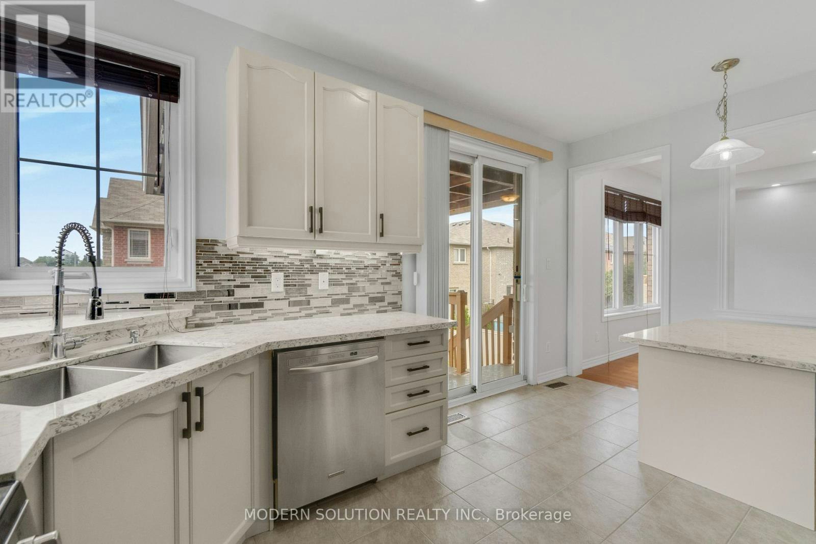 4 Overhold Crescent, Richmond Hill, ON, L4E 0L4 - 19