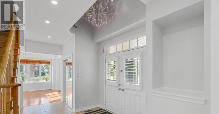 4 Overhold Crescent, Richmond Hill, ON, L4E 0L4 - 4