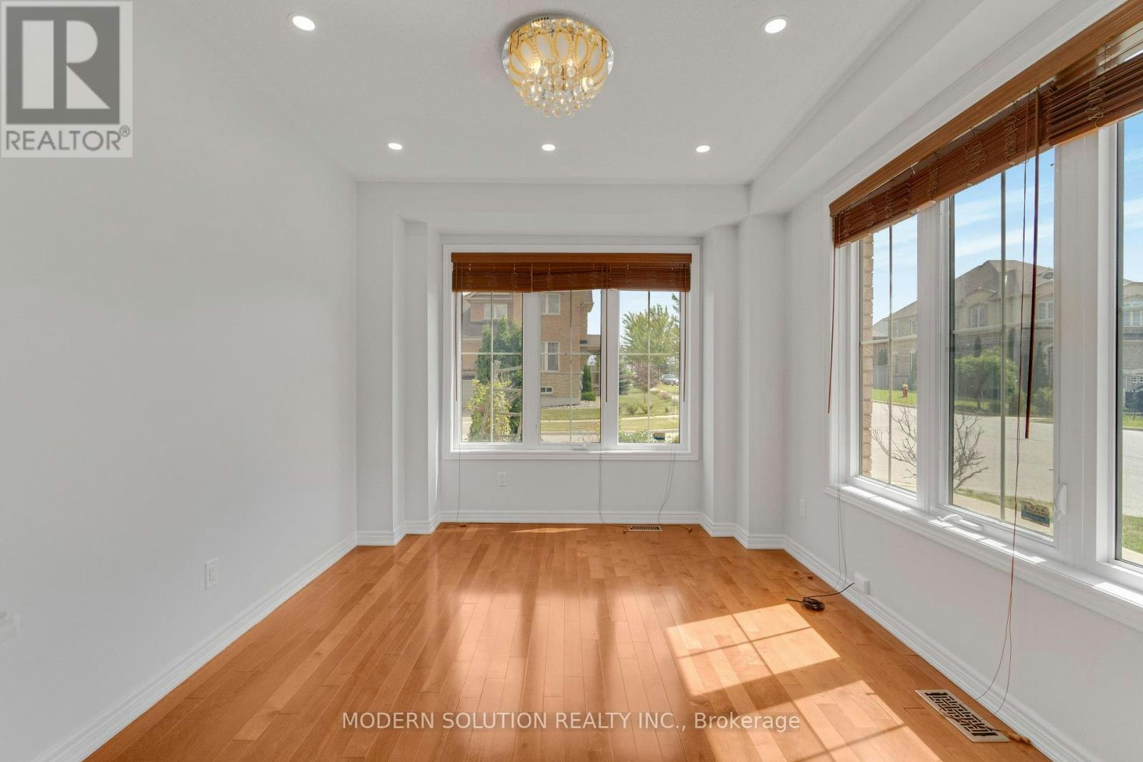 4 Overhold Crescent, Richmond Hill, ON, L4E 0L4 - 7