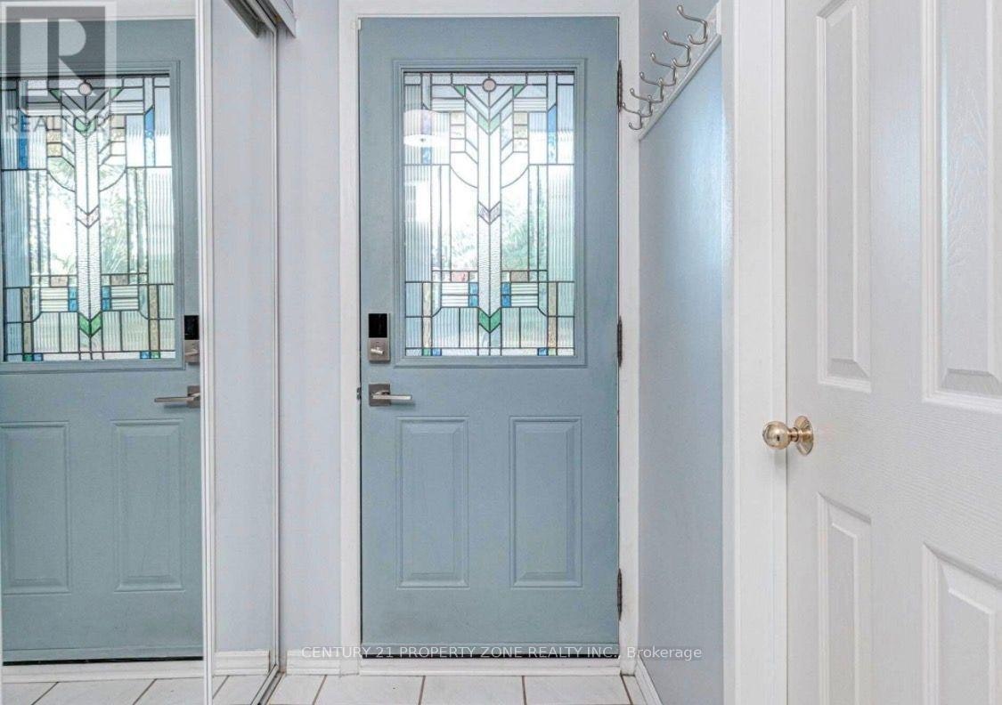 6 Roehampton Crescent W, Brampton, ON, L6Y 2R4 - 4