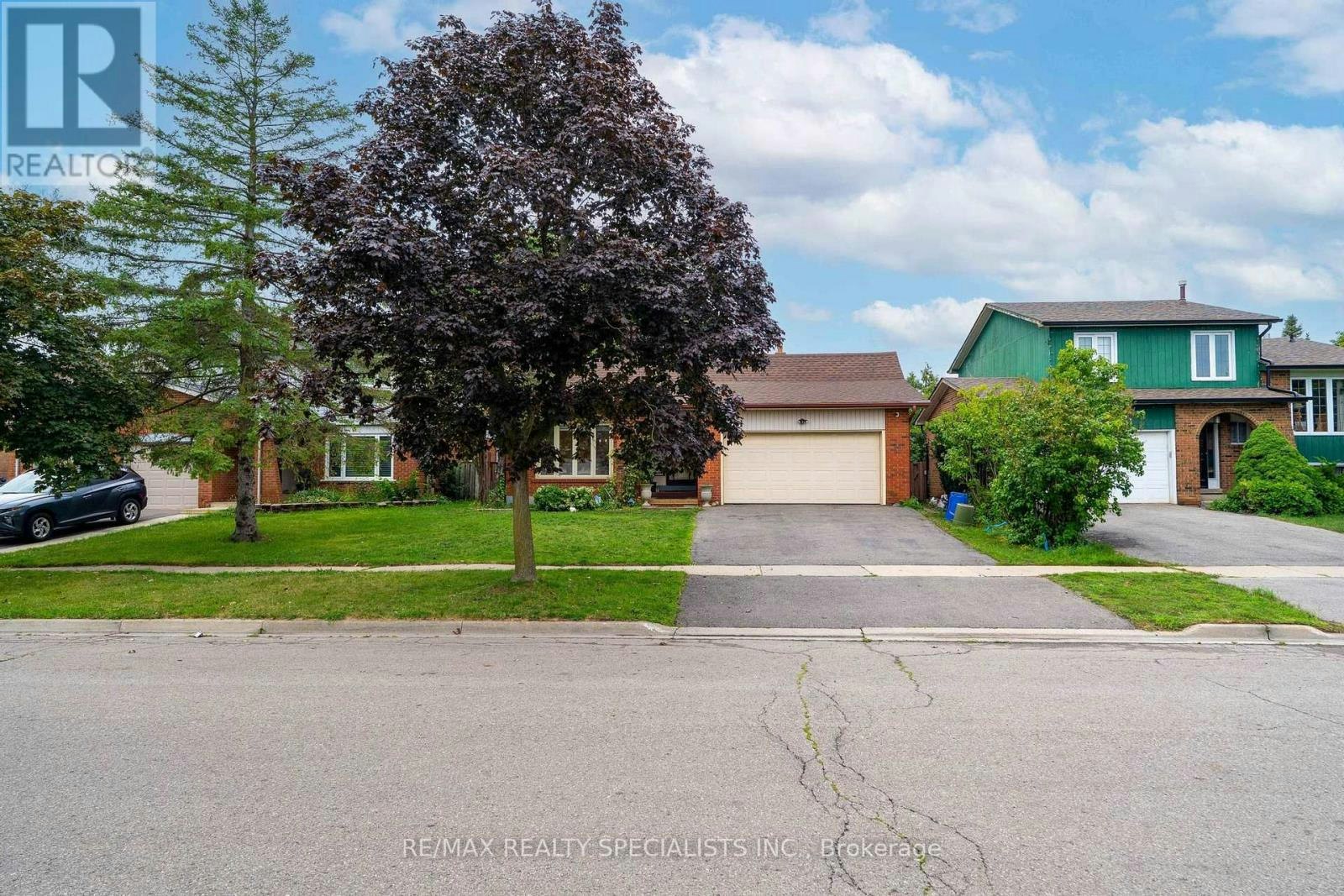 29 Blackthorn Lane, Brampton, ON, L6V 3K7