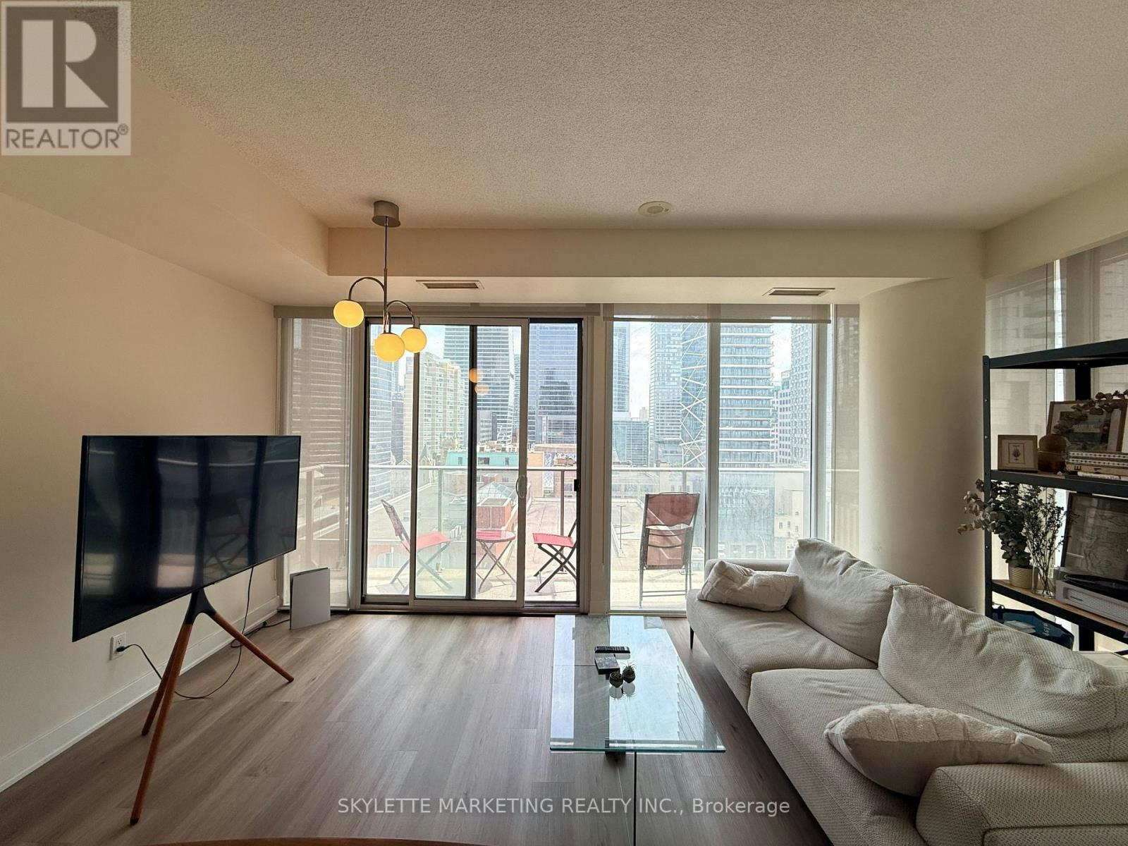 1203-126 Simcoe Street, Toronto, ON, M5H 4E6 - 3