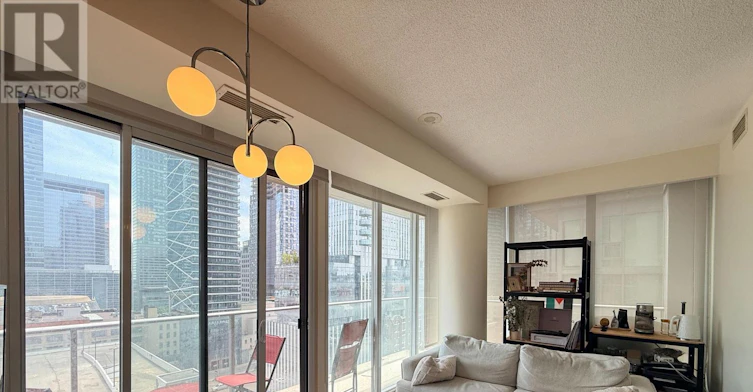 1203-126 Simcoe Street, Toronto, ON, M5H 4E6 - 4