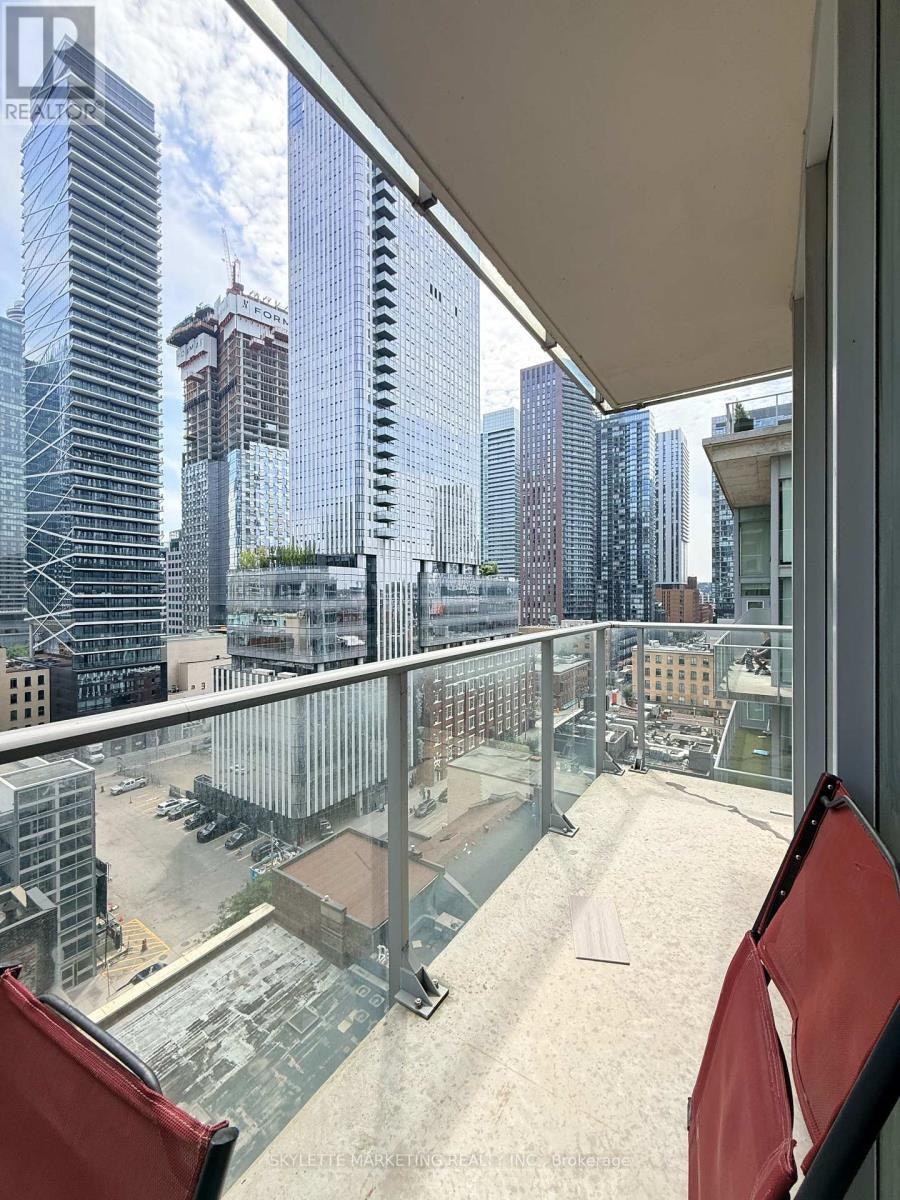 1203-126 Simcoe Street, Toronto, ON, M5H 4E6 - 25