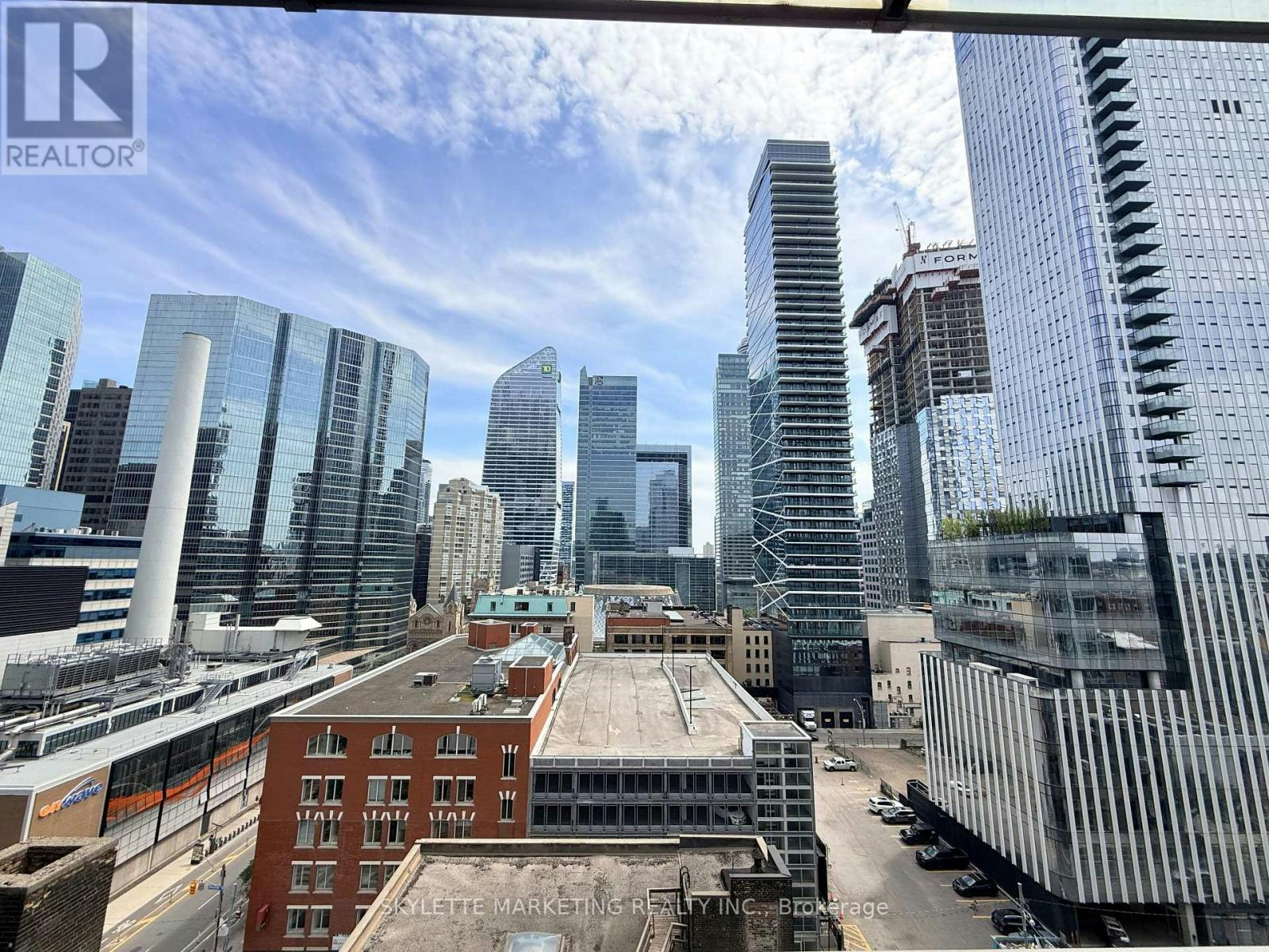 1203-126 Simcoe Street, Toronto, ON, M5H 4E6 - 24