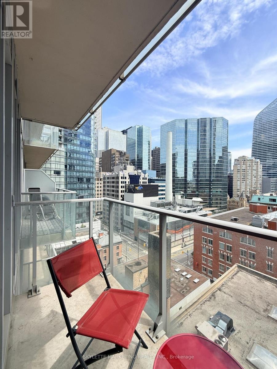 1203-126 Simcoe Street, Toronto, ON, M5H 4E6 - 23