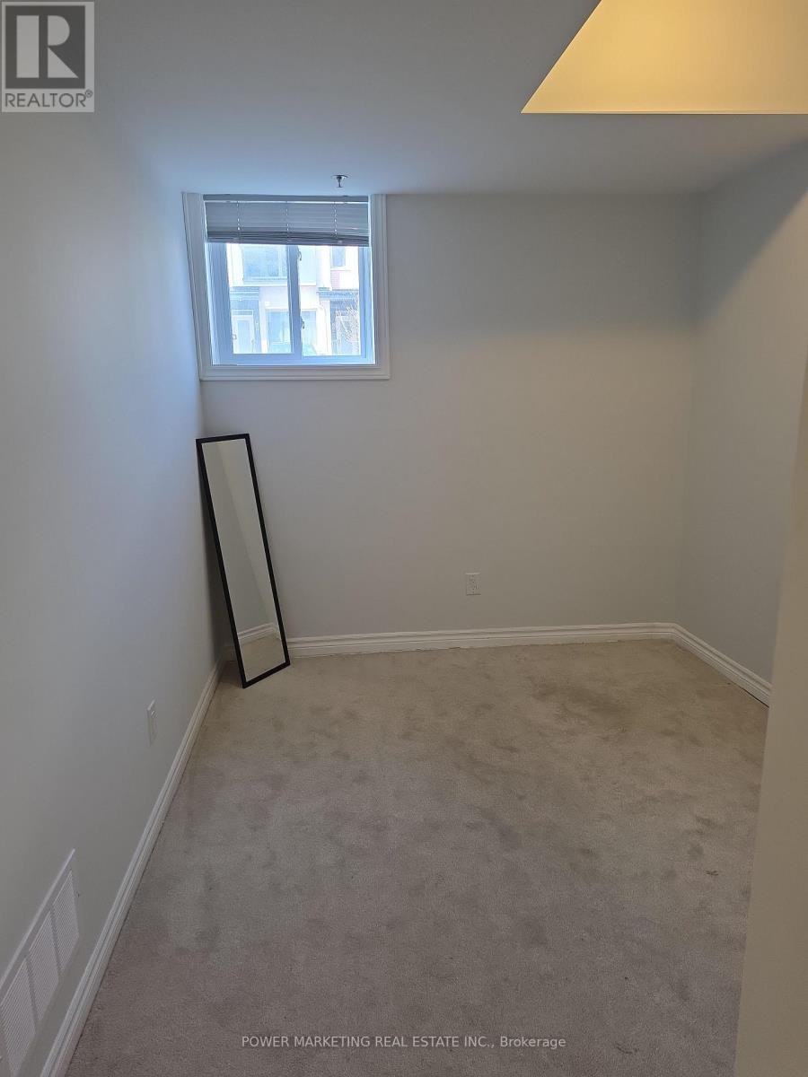 641 Makwa Private, Ottawa, ON, K1K 5A4 - 20