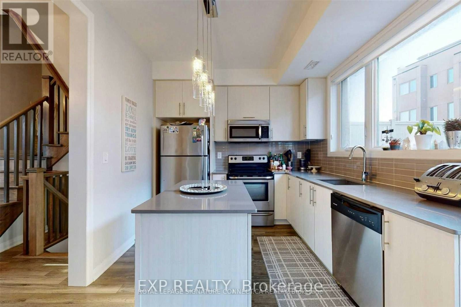 16 Caroline Carpenter Grove, Toronto, ON, M3K 0B1 - 9