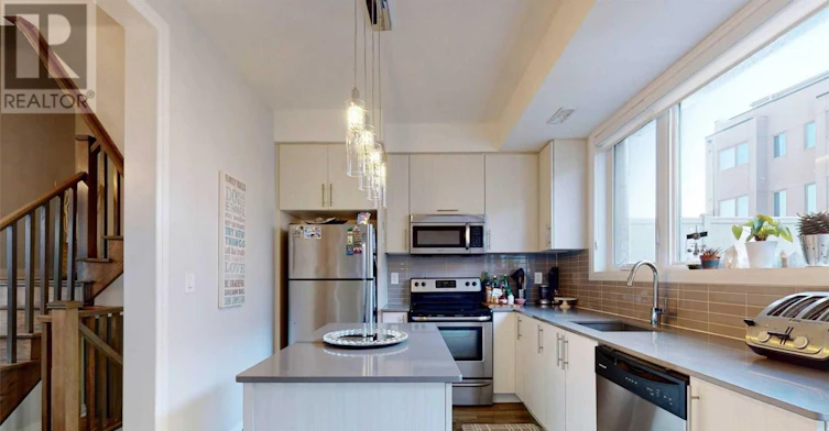 16 Caroline Carpenter Grove, Toronto, ON, M3K 0B1 - 9