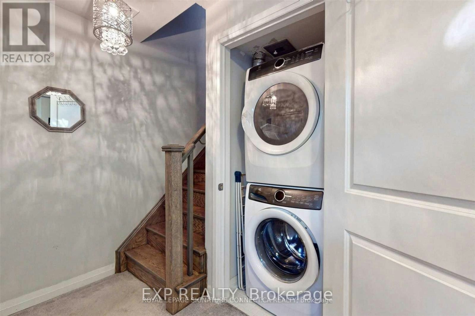 16 Caroline Carpenter Grove, Toronto, ON, M3K 0B1 - 15