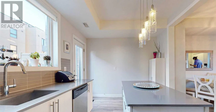 16 Caroline Carpenter Grove, Toronto, ON, M3K 0B1 - 13