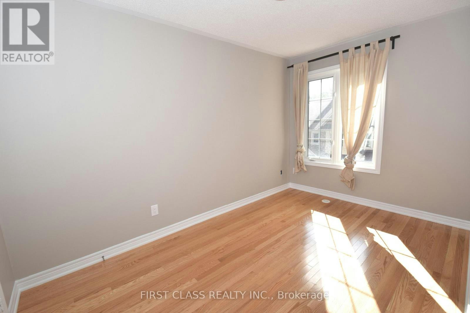 327 Doak Lane, Newmarket, ON, L3Y 0A7 - 13