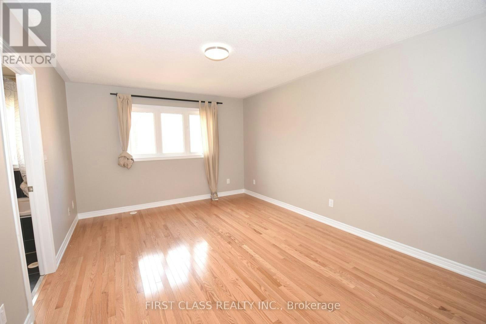 327 Doak Lane, Newmarket, ON, L3Y 0A7 - 11