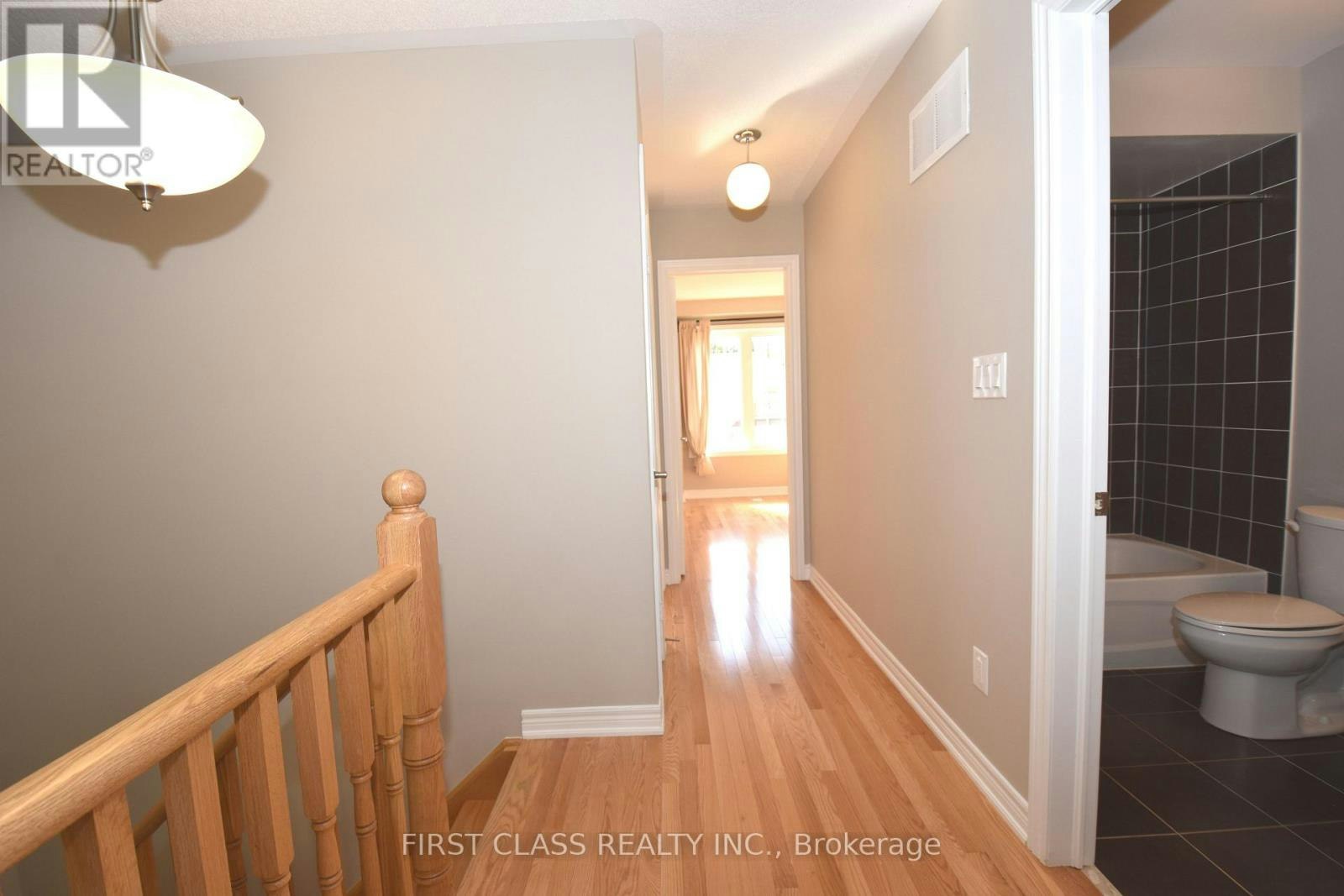 327 Doak Lane, Newmarket, ON, L3Y 0A7 - 10