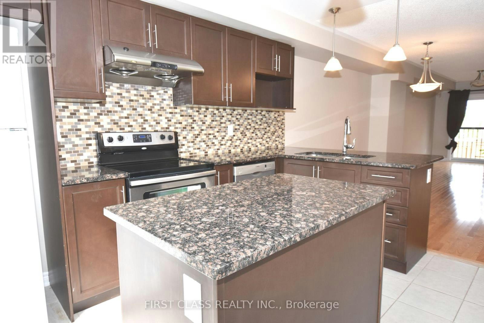327 Doak Lane, Newmarket, ON, L3Y 0A7 - 6