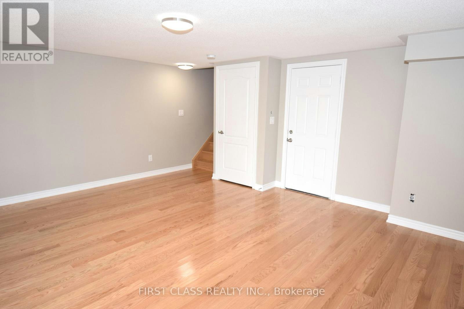 327 Doak Lane, Newmarket, ON, L3Y 0A7 - 16
