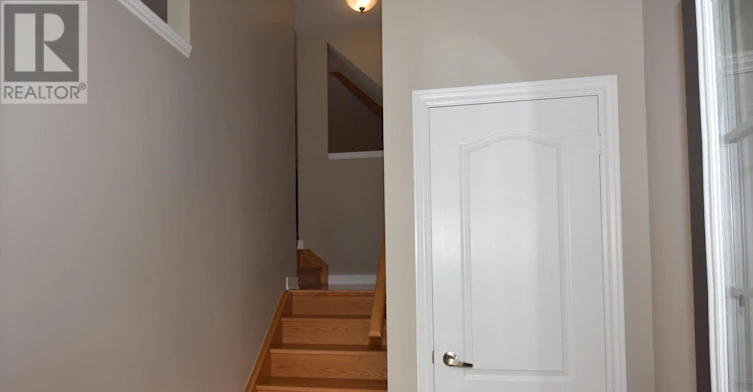 327 Doak Lane, Newmarket, ON, L3Y 0A7 - 3