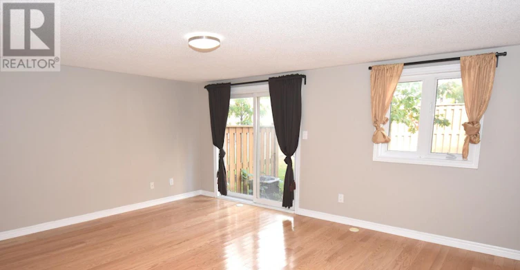 327 Doak Lane, Newmarket, ON, L3Y 0A7 - 17