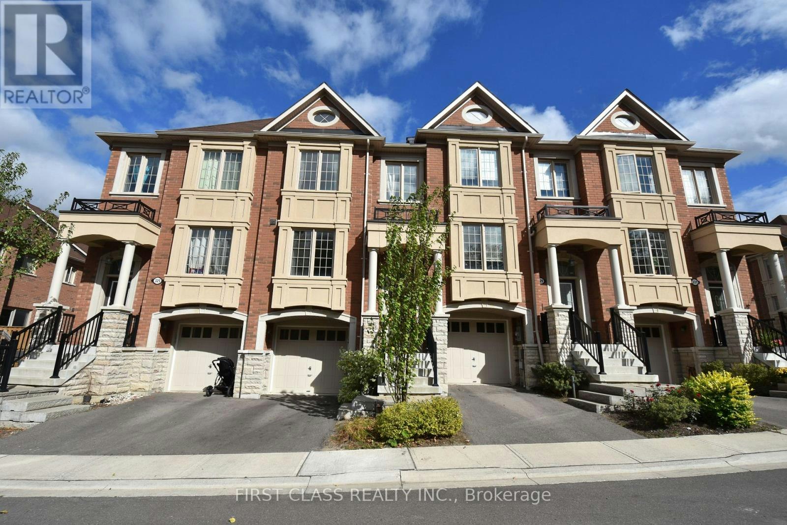 327 Doak Lane, Newmarket, ON, L3Y 0A7
