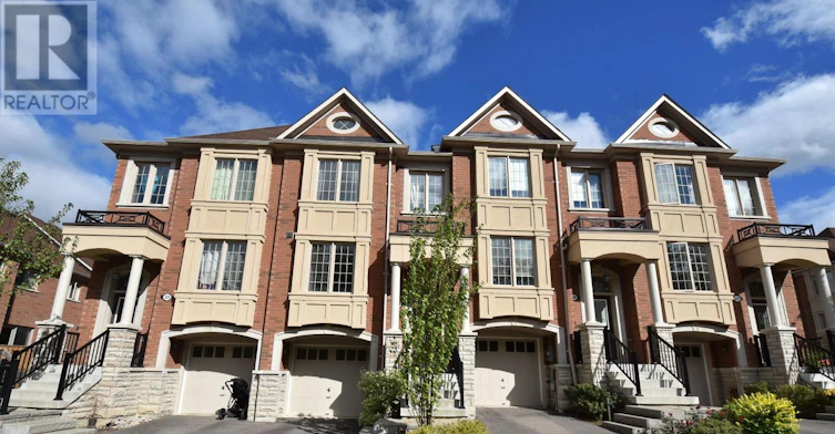 327 Doak Lane, Newmarket, ON, L3Y 0A7