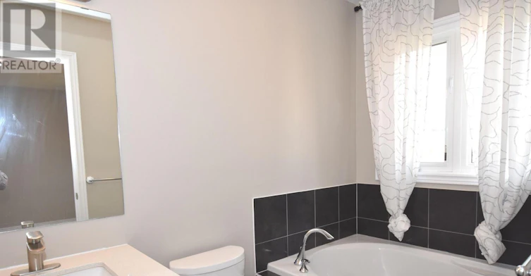 327 Doak Lane, Newmarket, ON, L3Y 0A7 - 12