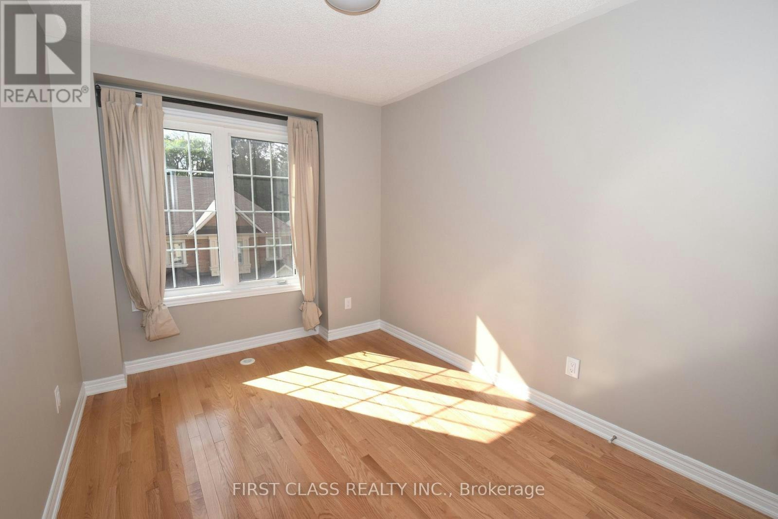 327 Doak Lane, Newmarket, ON, L3Y 0A7 - 14