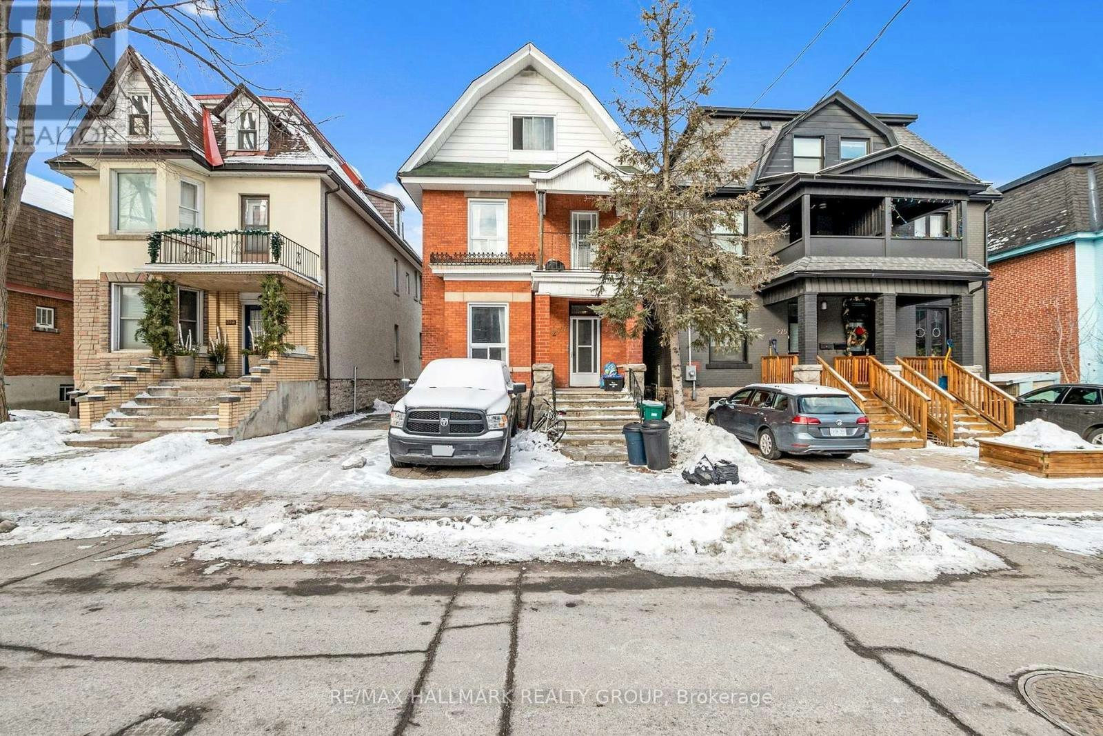 2-277 Arlington Avenue, Ottawa, ON, M6C 2Z6