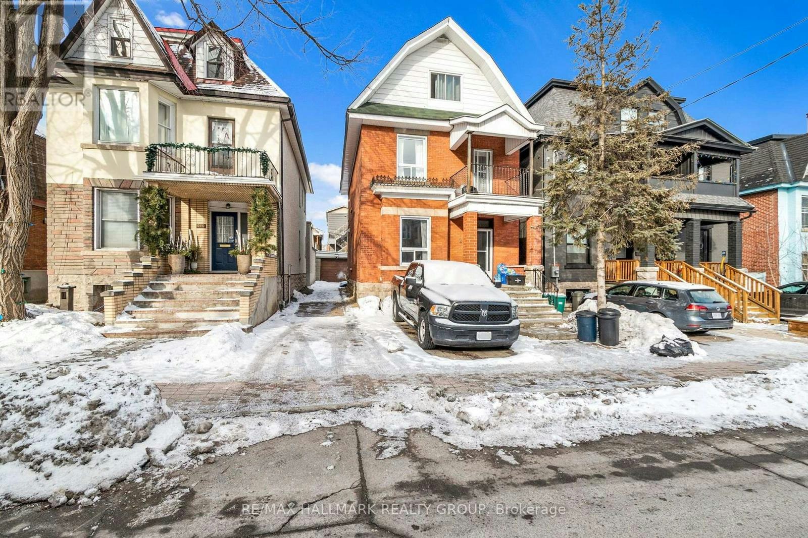 2-277 Arlington Avenue, Ottawa, ON, M6C 2Z6 - 2